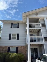 645 S Kirkwood Rd, Unit 201 in Kirkwood, MO - Building Photo