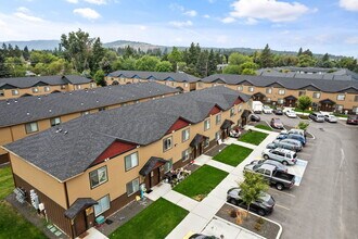 304 S Skipworth Rd, Unit E3 in Spokane Valley, WA - Foto de edificio - Building Photo