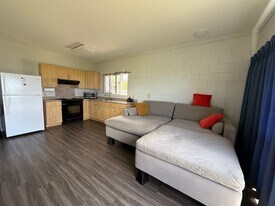 54-001 Pipilani Pl in Hauula, HI - Building Photo