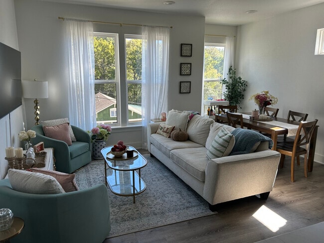 property at 121 N Washington Ave