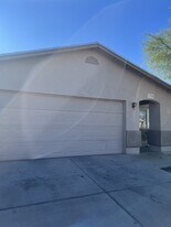 1330 E Lark Way in Tucson, AZ - Building Photo