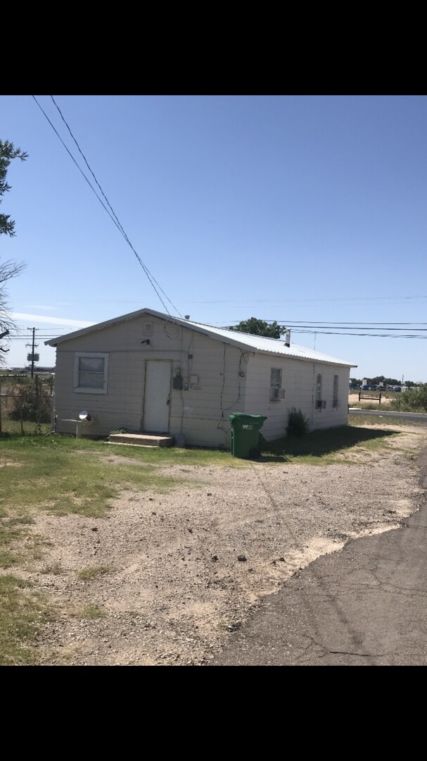property at 500.5 E Stanolind Rd