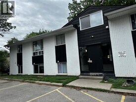 89 Sheldon Ave in Chatham, ON - Building Photo