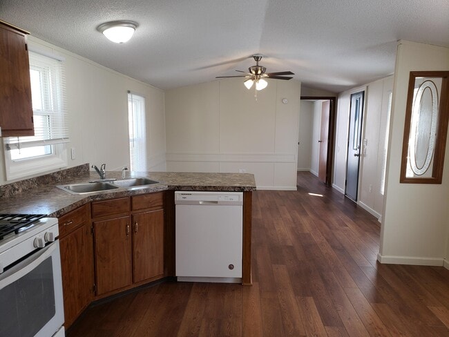 205 Cross Dr in Schenectady, NY - Building Photo - Building Photo