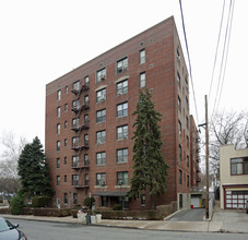 Hartley Park Manor in Mount Vernon, NY - Building Photo - Building Photo