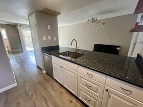 5472 Roundtree Pl in Concord, CA - Building Photo - Building Photo