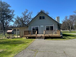 3390 Carriage Ln in Cottonwood, CA - Building Photo - Building Photo