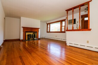 408 Shelton Ave in Shelton, CT - Building Photo - Building Photo