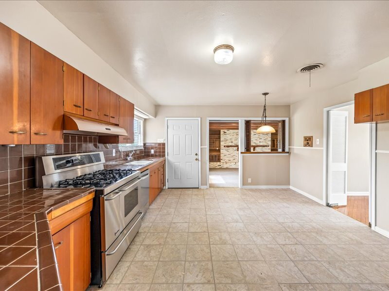 603 C St in Floresville, TX - Building Photo