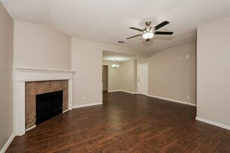 317 Helmsford Trail in Saginaw, TX - Building Photo - Building Photo