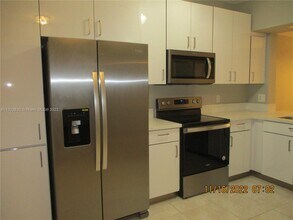 4996 SW 31st Terrace-Unit -4996 in Fort Lauderdale, FL - Foto de edificio - Building Photo
