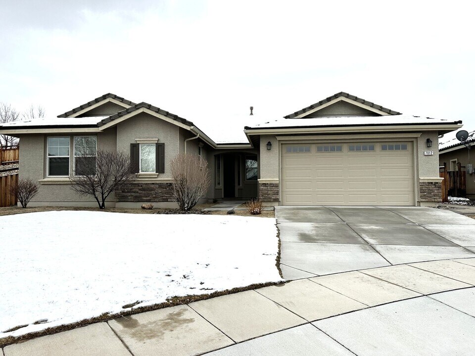 7012 Cassiopeia Ct in Sparks, NV - Building Photo