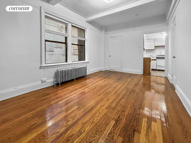 155 E 52nd St in New York, NY - Foto de edificio - Building Photo