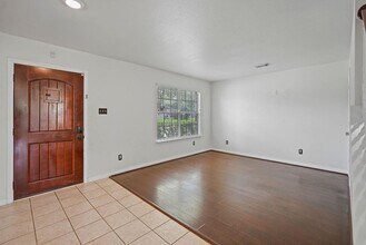 1334 Flatrock Creek Dr in Houston, TX - Building Photo - Building Photo