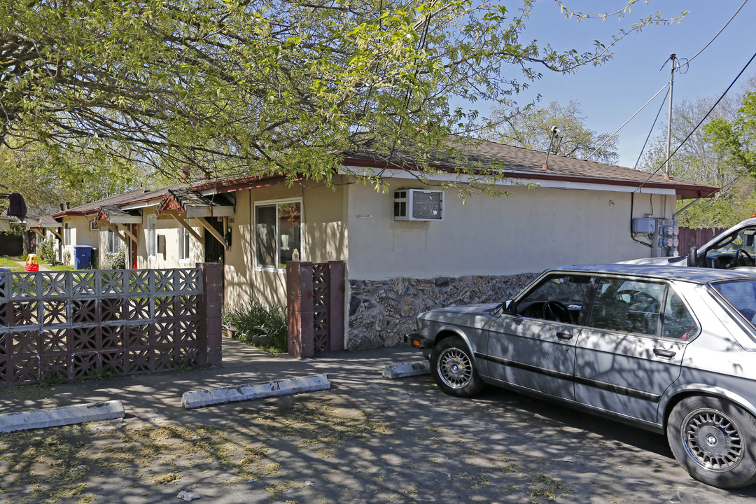 3115 Crandall Ave in Sacramento, CA - Building Photo