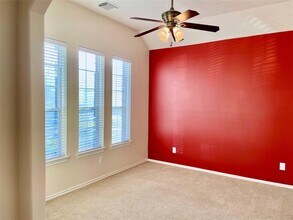 17810 Serene Shore Dr, Unit 10-302 in Cypress, TX - Building Photo - Building Photo