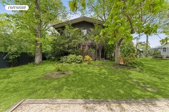 74 John St in Sag Harbor, NY - Building Photo - Building Photo