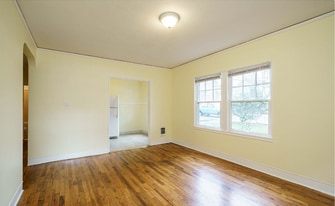 2214 Broadway St in Vancouver, WA - Building Photo