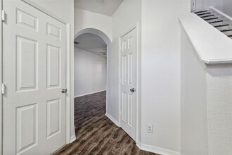 655 Vallance Way NE in St. Petersburg, FL - Building Photo - Building Photo