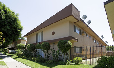 The Palms Apartments in Anaheim, CA - Building Photo - Building Photo