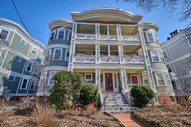 property at 118 Trowbridge St