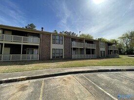 5001 7 Pine Cir in Huntsville, AL - Building Photo