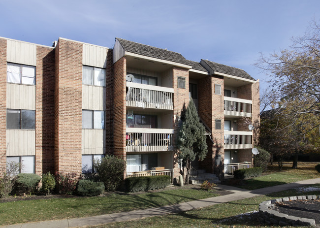 1311 E Ports O Call Dr in Palatine, IL - Foto de edificio - Building Photo
