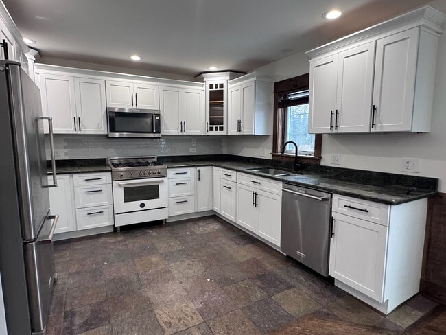 754 Spring Rd in Elmhurst, IL - Building Photo - Building Photo