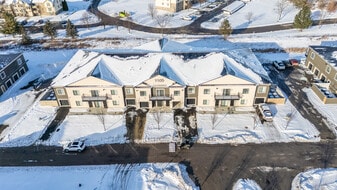 Grand Summit in Grand Blanc, MI - Building Photo