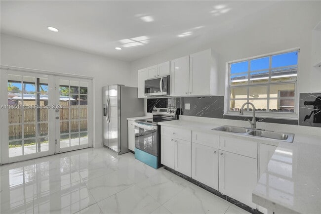 536 NW 25th Ave in Miami, FL - Building Photo - Building Photo