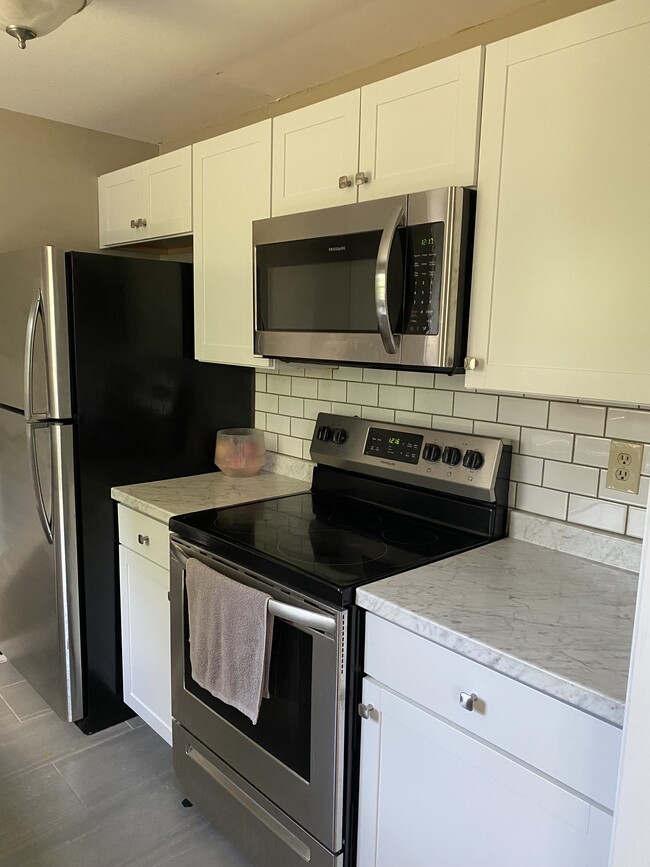 37 Brewster Rd, Unit 37B