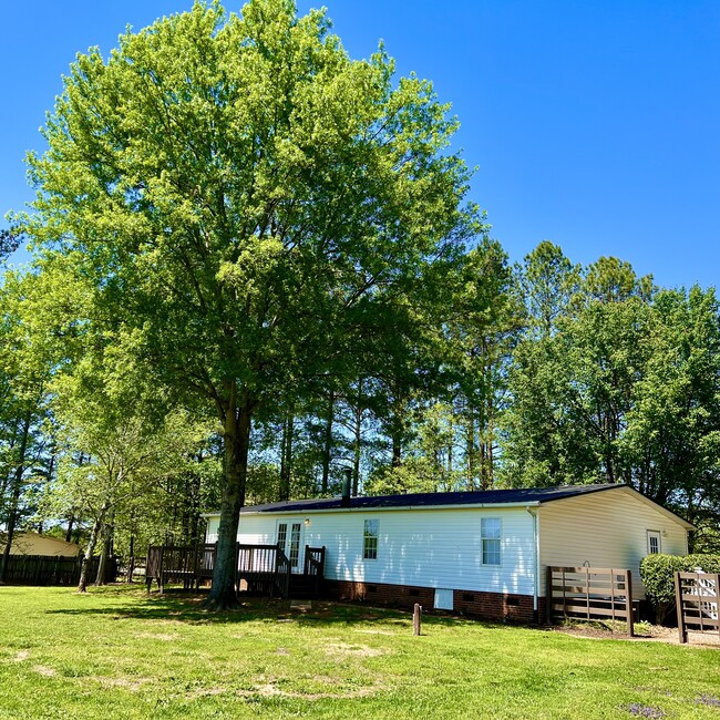 6548 Wingate Hill Rd in Denver, NC - Foto de edificio - Building Photo