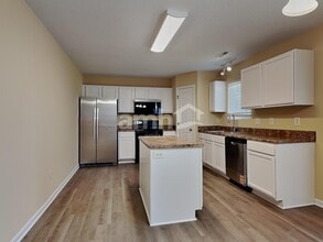 1836 Chatfield Dr in High Point, NC - Building Photo - Building Photo