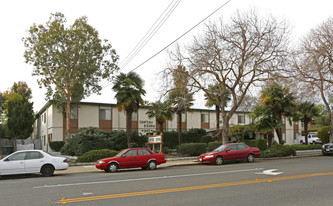 Chateau Sierra-Apartments