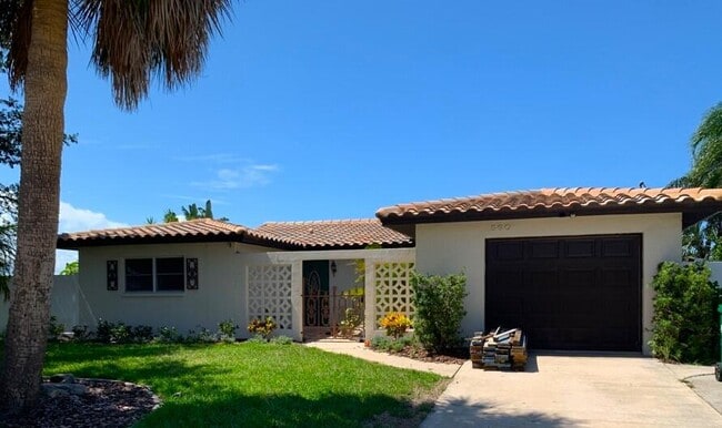 560 Paula Ave in Merritt Island, FL - Building Photo - Building Photo