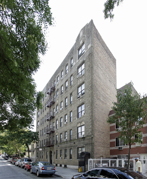 3050 Perry Ave in Bronx, NY - Foto de edificio