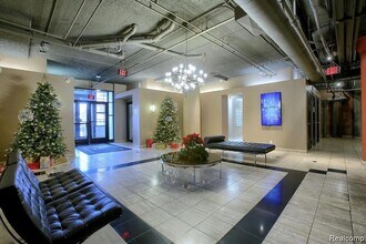 6533 E Jefferson Ave, Unit 421 in Detroit, MI - Building Photo - Building Photo