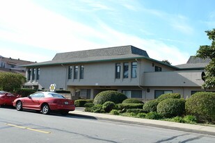 Villa Nova Apartments in Monterey, CA - Building Photo