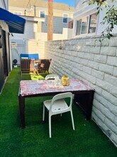468 27th St, Unit A in Manhattan Beach, CA - Building Photo - Building Photo
