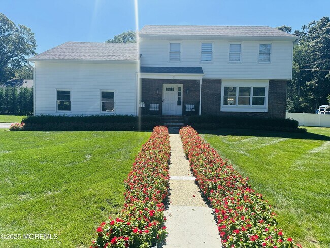 property at 2 Campbell Ct