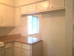 1302 Mohawk Dr in Arlington, TX - Building Photo - Building Photo