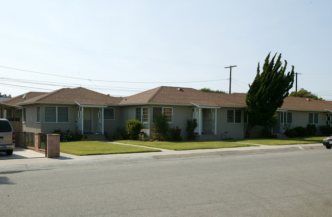 2101 San Marino St in Oxnard, CA - Building Photo - Building Photo