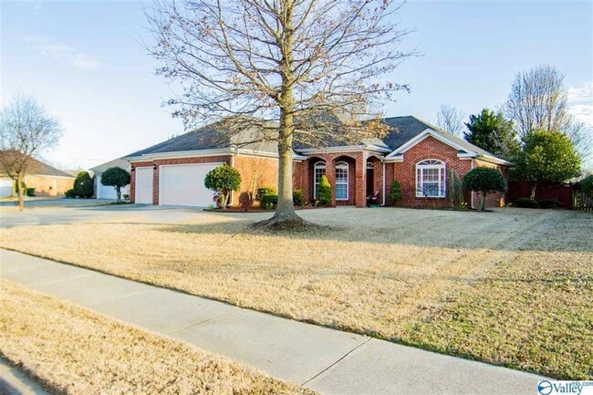 property at 5016 Liberty Park Cir SE