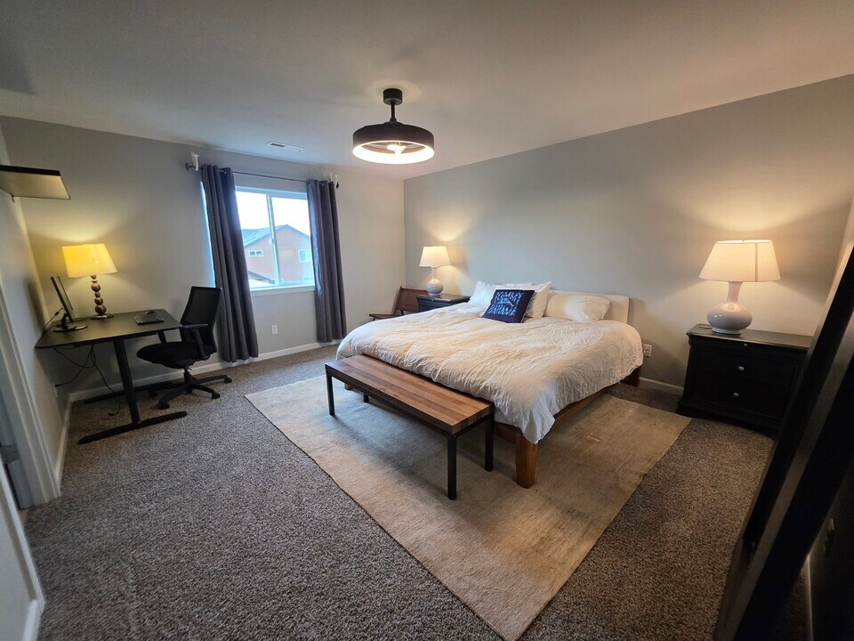 10721 NE 109th St, Unit Private bath/walk-in clos in Vancouver, WA - Foto de edificio