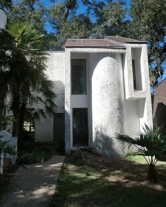 1942 Larette Dr in Tallahassee, FL - Building Photo