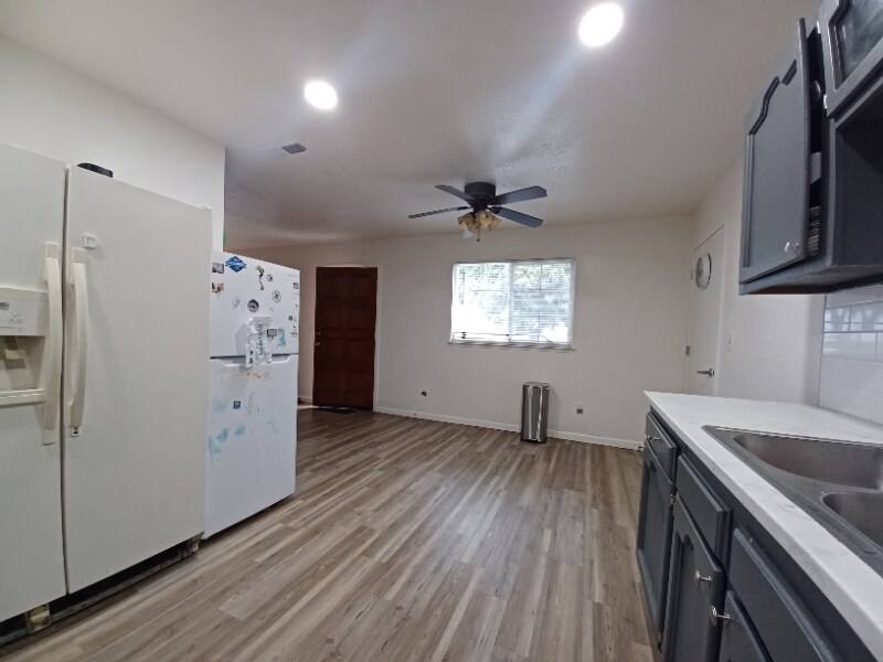 1111 Central Ave in Hollister, CA - Building Photo