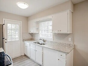 5760 Valleybrook Rd in Columbus, GA - Building Photo - Building Photo