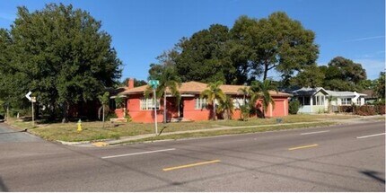 2365 5th Ave N in St. Petersburg, FL - Foto de edificio - Building Photo