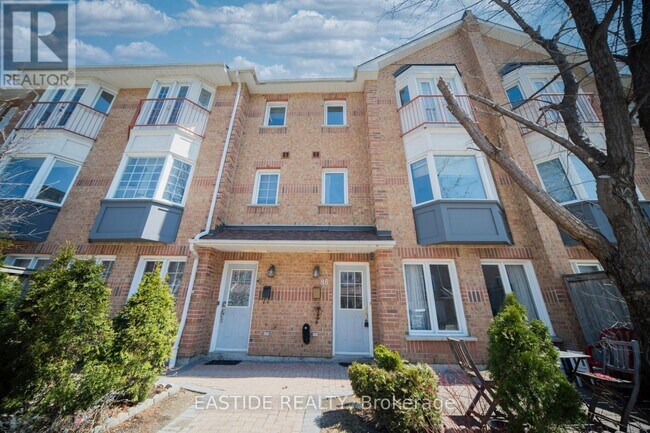 151 Townsgate Dr in Toronto, ON - Building Photo - Building Photo