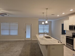 134 Summer Grove Ln in Macon, GA - Foto de edificio - Building Photo